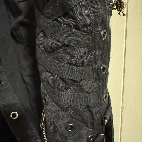 Tripp NYC Black suspender Cargo Pants with Silver Zippers hardware plus 22 2x - Picture 8 of 10